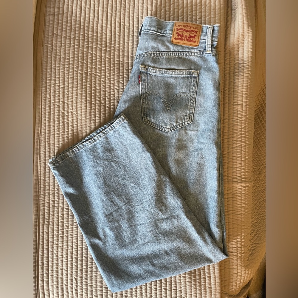 Levi’s high waisted strait leg jean